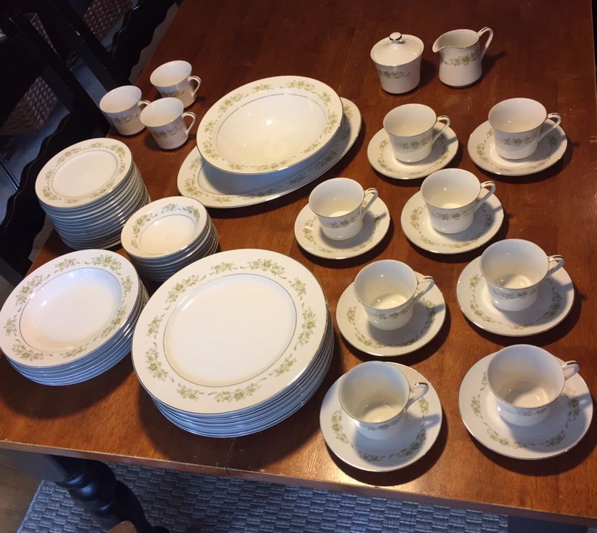 Wyndham Fine China Aurora