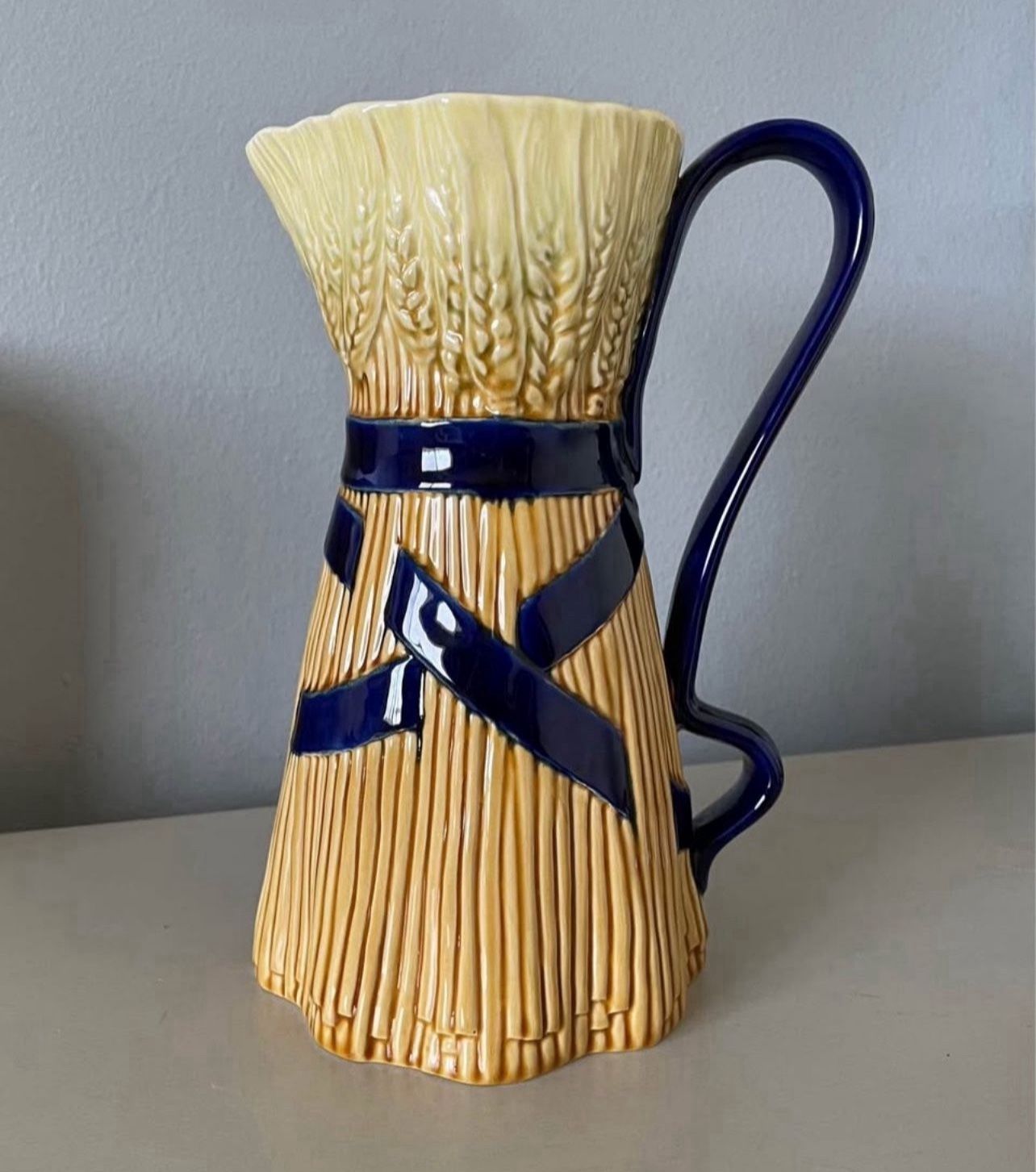 RARE 1990s Bordallo Pinheiro Blue Ribbon Banding Wheat Sheaf Pitcher 