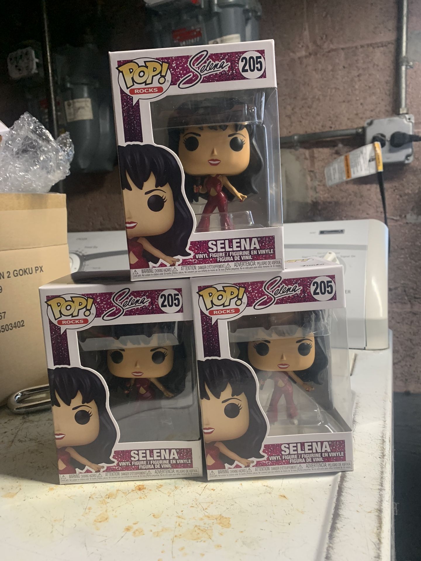 Funko Pop Rocks! #205 Selena - Burgundy Glitter Outfit! IN HAND! MINT!