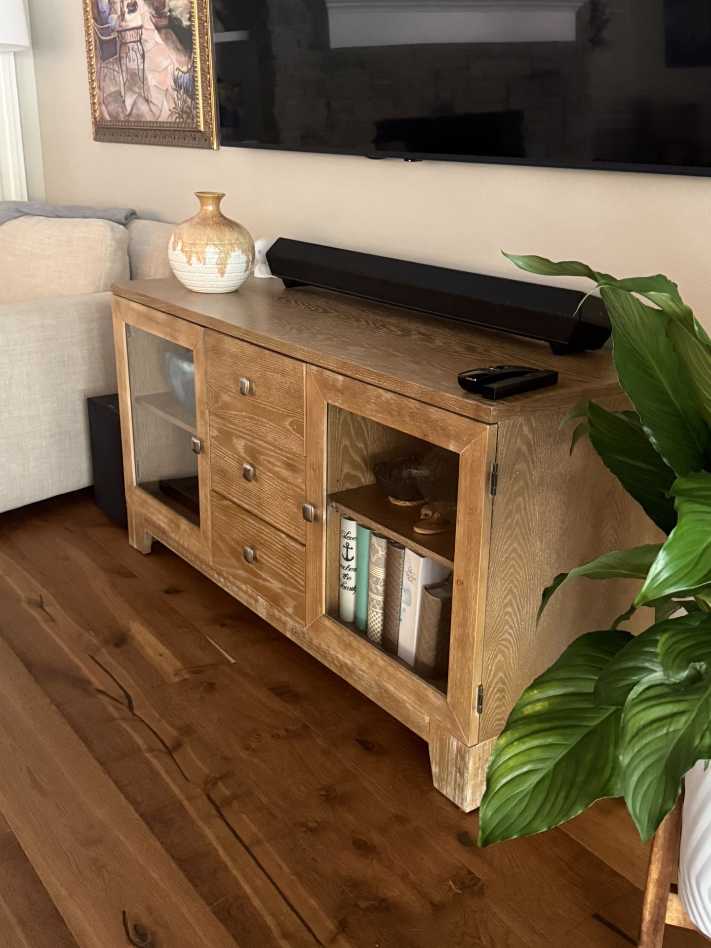 Broyhill Media Cabinet / tv stand