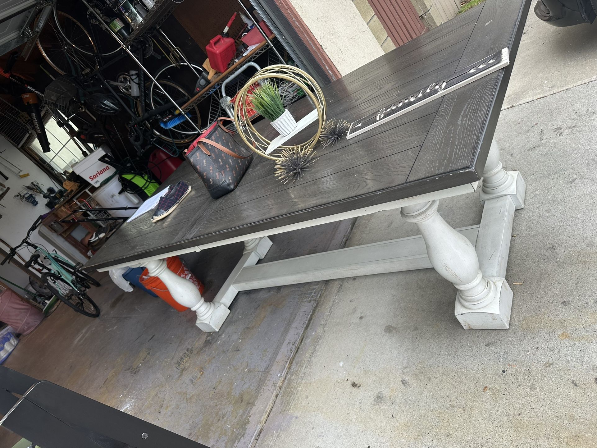 Dining table & chairs