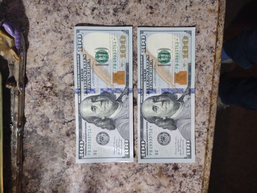 2 Consecutive Serial Number 100 Dollar Star Notes