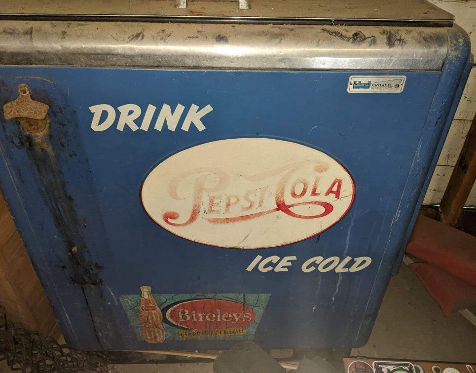 Old Pepsi Machine 