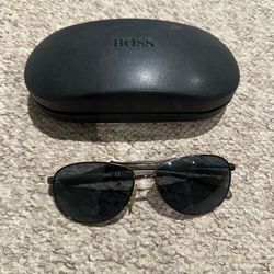 Boss 0824/S Polarized sunglasses with case