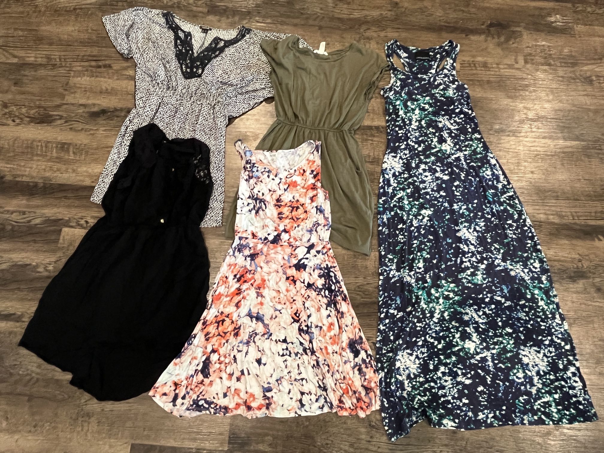 Beautiful Spring/Summer Size Small Dress Lot