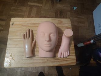 Mannequin Makeup And Nail Practice Set