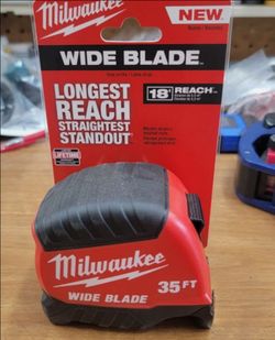 Milwaukee 35 ft. Wide Blade Tape Measurer BRAND NEW
