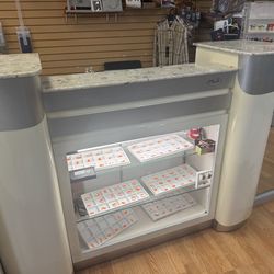 Countertop Showcase with light