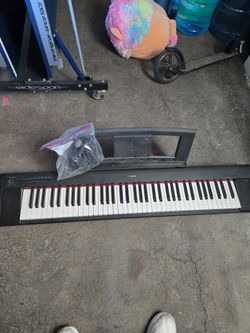 MUST GO TODAY // Yamaha 88-Key Digital Piano Keyboard