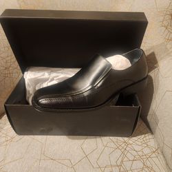 New Men's Size 12 Alfani shoes