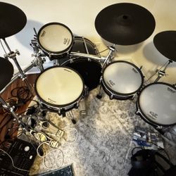Roland TD-50K2 V drumset With Pearl Eliminator Demon Double Bass