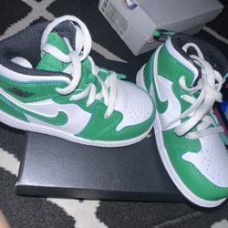 Lucky Green Jordan 1 Mid 