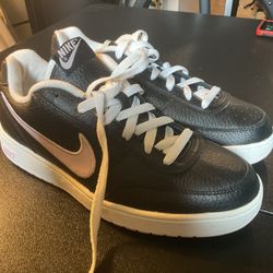 Nike Women’s Shoes Never Wore 