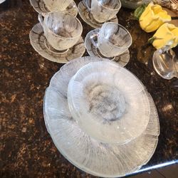 16 Piece Vintage Arcoroc Dinner Set