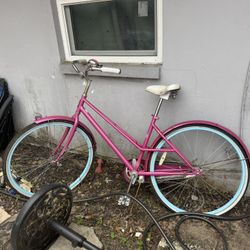 Vintage Pink Beach Cruiser - Blue Rims 