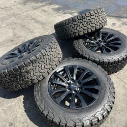 Vendo 4 rines con llantas LT 265/60/R18 Para GMC COLORADO de 6 birlos 