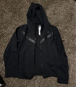 Nike Tech (Medium)