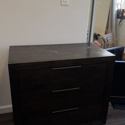 Nightstand with USB/ outlet port 