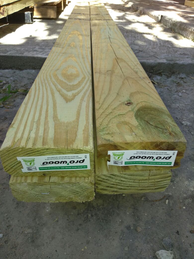 2"X4"X8' Barrotes Verdes Curados en Venta