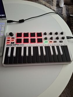 Akai profesional mpk mini