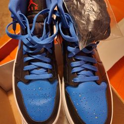 Jordan.mid.size 13.only.worn Once