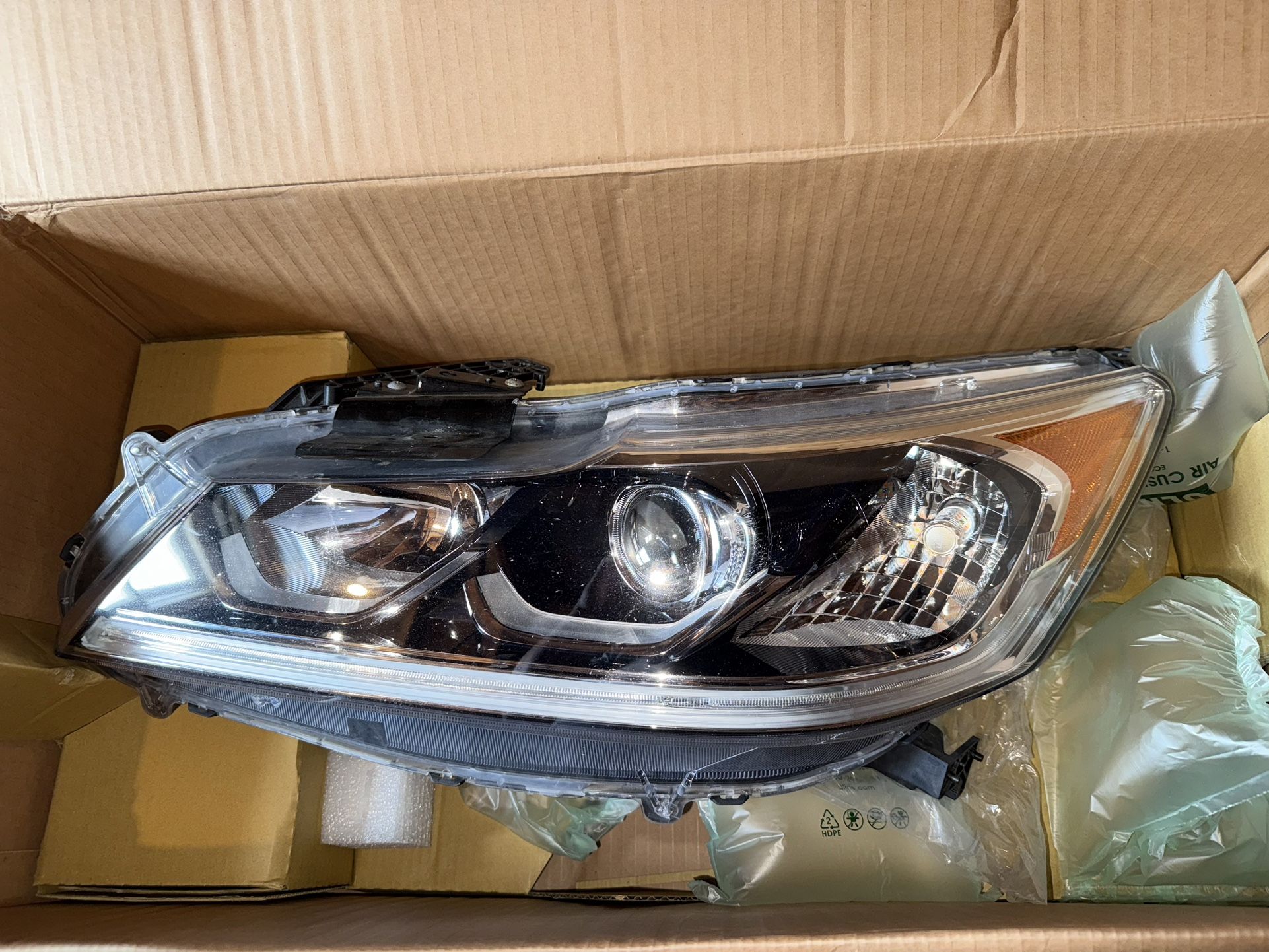 2017 Honda Accord Driver Side Headlight