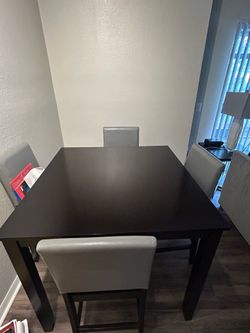4 seater dining table