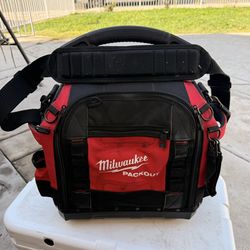 Milwaukee  packout stuctured tool bag
