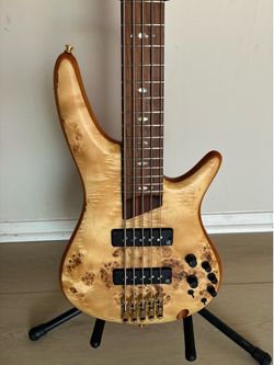 Ibanez SR1605 5 strings Bass Guitar.