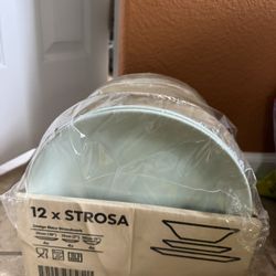 Brand New Dinner Set
