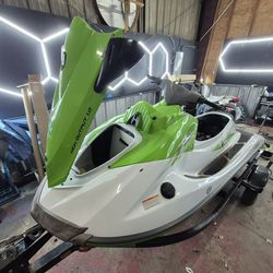 Yamaha Waverunner V1 low hrs