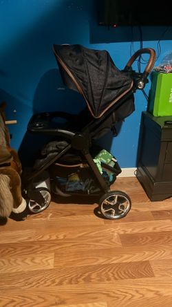 Monbebe Stroller With Toys
