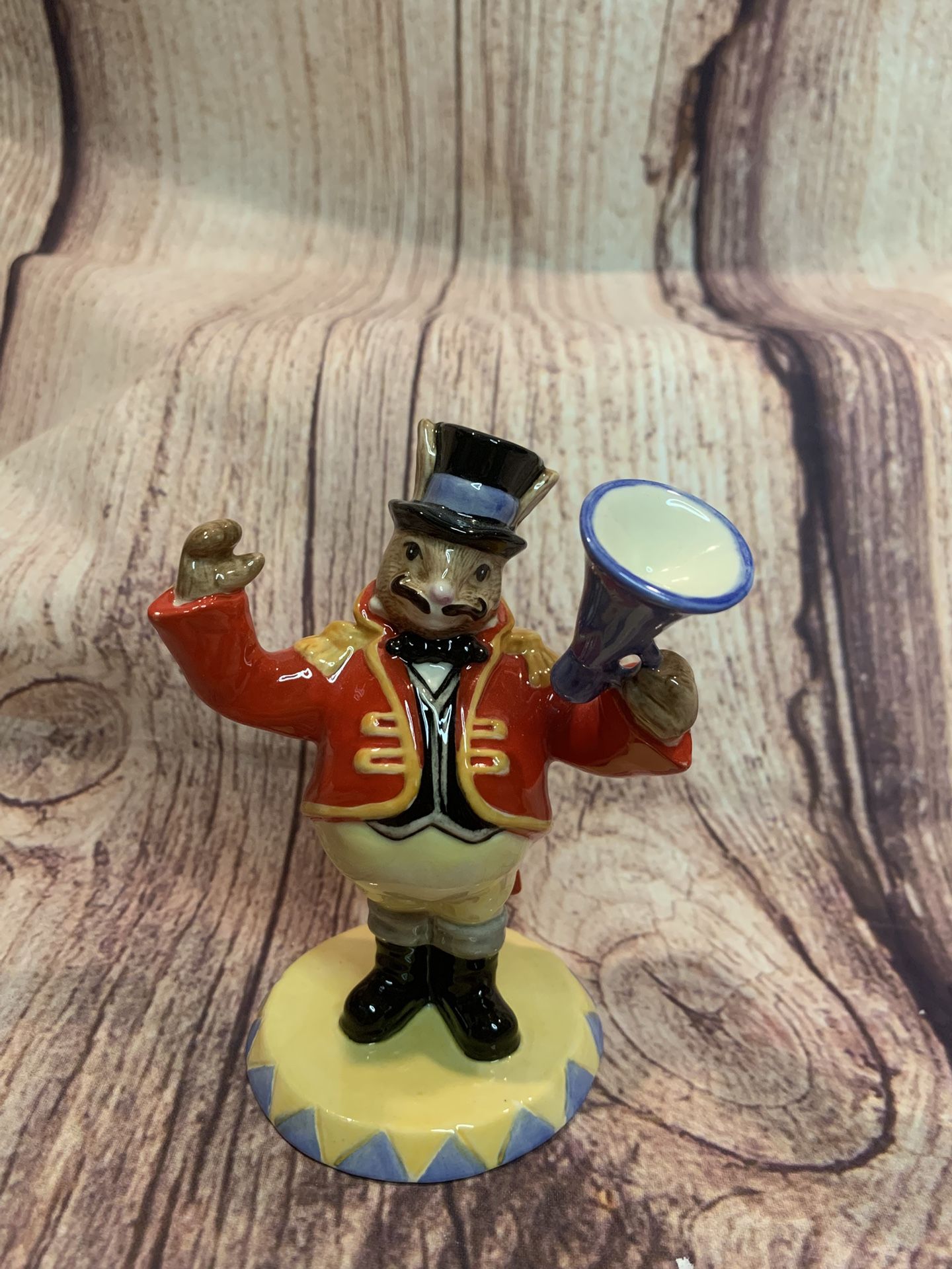 Royal Doulton Bunnykins figurine bunny rabbit: Randolf Ringmaster