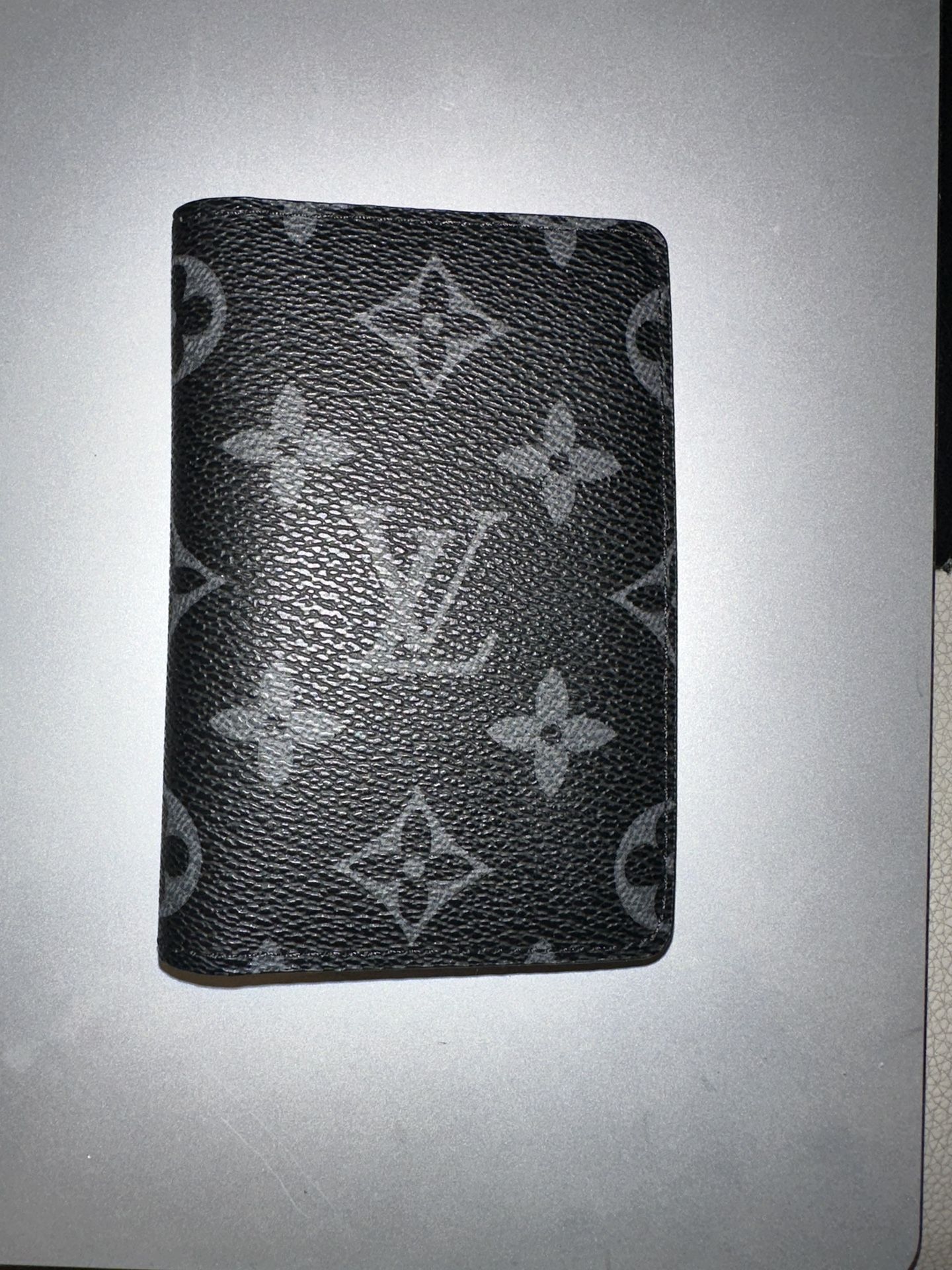 Men's Louis Vuitton LV Wallet - Pocket Organizer Card for Sale in Garden  Grove, CA - OfferUp