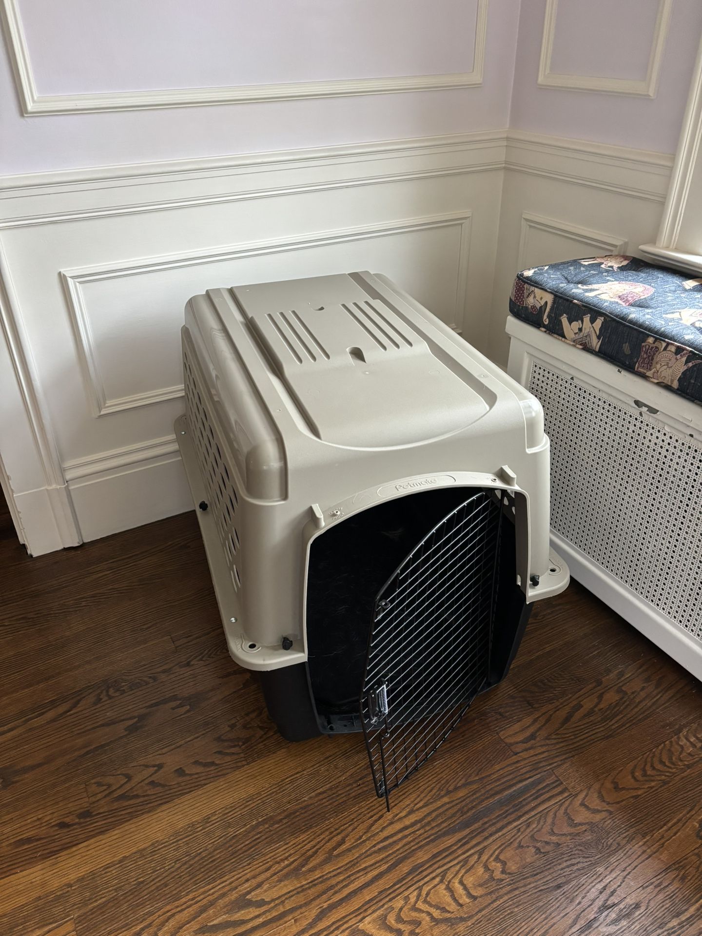 Large 36” L Pet mate Crate Door Broken