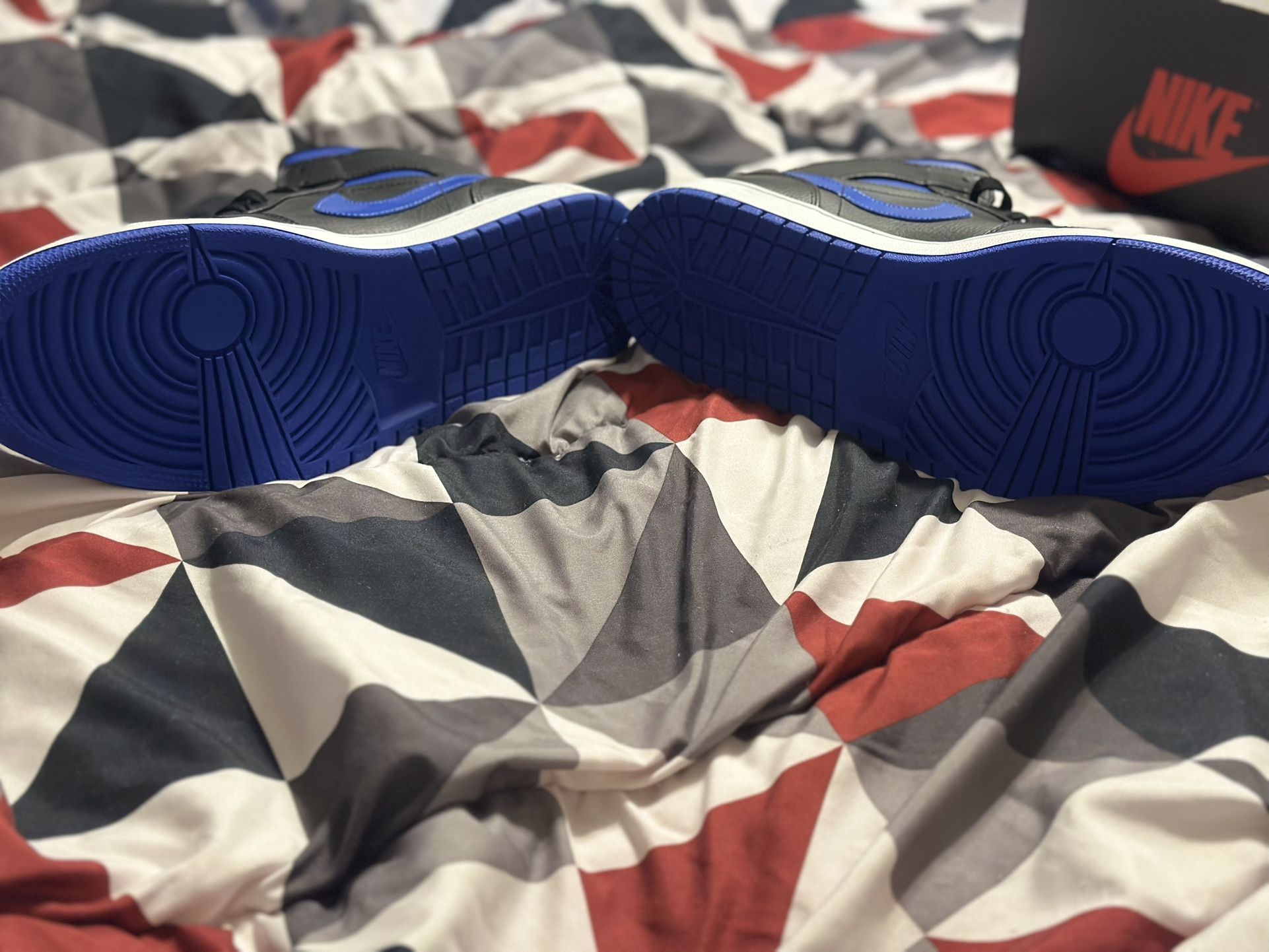 Air Jordan 1 Retro High OG "Royal 2013"