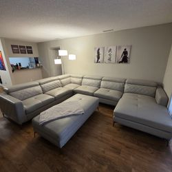 Sectional Sofa Couch (Sofia Vergara) 
