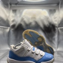 Air Jordan 11 Low UNC