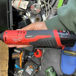 Milwaukee M12 Cordless 3/8" Ratchet