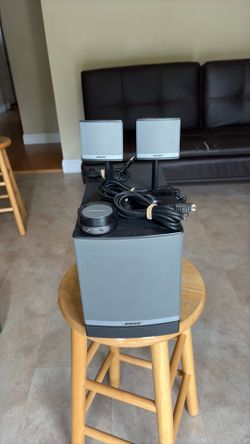 Bose Companion 3 Series II Multimedia Speaker System (READ)
