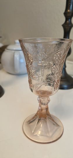 Vintage Tiara Exclusives Pink Last Supper Glass Chalice Goblet Indiana Glass 7”
