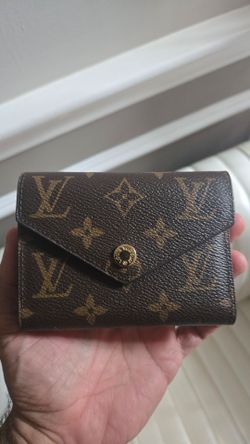 LV Louis Vuitton Monogram Logo Wallet
