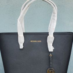 Michael Kors Medium Totes 