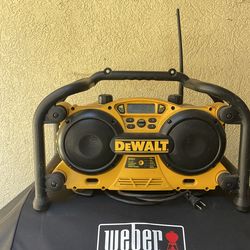 Dewalt construction  radio with 18v charger