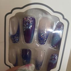 Nails, Makeupbrushes& Nail Polish