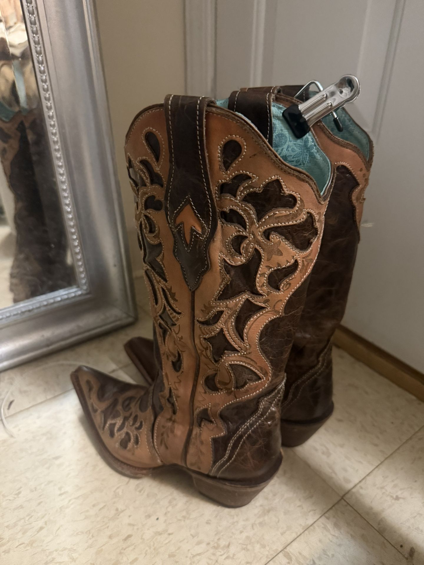 $60 Women’s Size 7, Genuine Leather Other Great Condition 