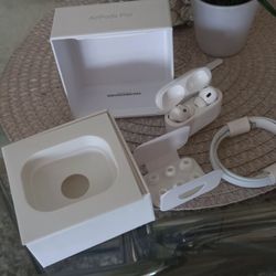 New AirPod Pro 2 (lightning)