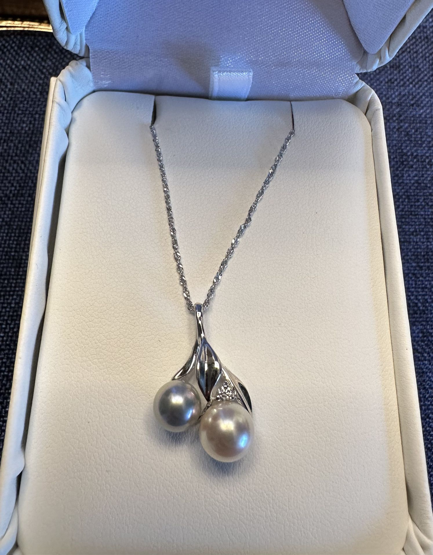 CLEARANCE SALE! Na Hoku Pearl Factory 14k white gold maile leaf pendant with a diamond, pink Akoya pearl and silver Akoya pearl. 