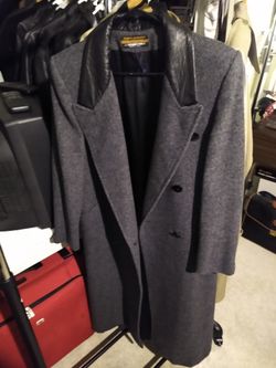 Men's 38 reg or Womens 11 trench coat