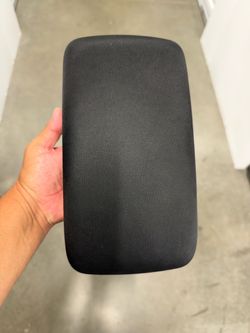 2006 scion tc arm rest OEM